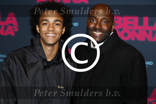 Amsterdam 11 september 2017
Premiere Bella Donna\'s in pathe arena. carlos Lens met zoon
