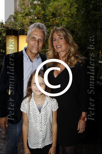 Amsterdam 6 september 2017
Boekpresentatie Claudia Schoemacher in het conservatorium hotel. Claudia met man Robert en dochter Olivia