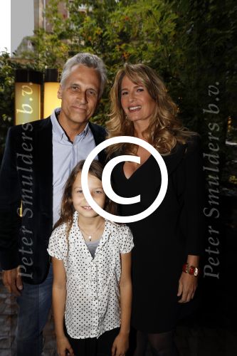 Amsterdam 6 september 2017
Boekpresentatie Claudia Schoemacher in het conservatorium hotel. Claudia met man Robert en dochter Olivia