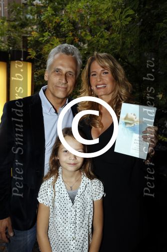 Amsterdam 6 september 2017
Boekpresentatie Claudia Schoemacher in het conservatorium hotel. Claudia met man Robert en dochter Olivia
