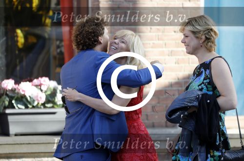Leiden 2 juli 2017 
Jochem Myjer en zijn vriendin Marloes Novan vieren de 40e verjaardag van Jochem met familie en vrienden. Claudia de Breij met partner Jessica van Geel