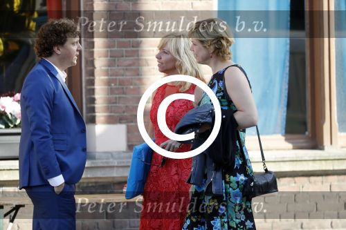Leiden 2 juli 2017 
Jochem Myjer en zijn vriendin Marloes Novan vieren de 40e verjaardag van Jochem met familie en vrienden. Claudia de Breij met partner Jessica van Geel