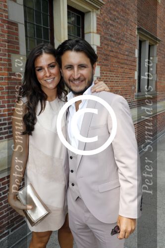 Leiden 7 juli 2017
Zanger Wesley Klein trouwt met de liefde van zijn leven Nelly! Naast zoontje Wesley en dochter Jailey in stadhuis Leiden. danny Froger met zijn vriendin