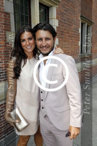 Leiden 7 juli 2017
Zanger Wesley Klein trouwt met de liefde van zijn leven Nelly! Naast zoontje Wesley en dochter Jailey in stadhuis Leiden. danny Froger met zijn vriendin