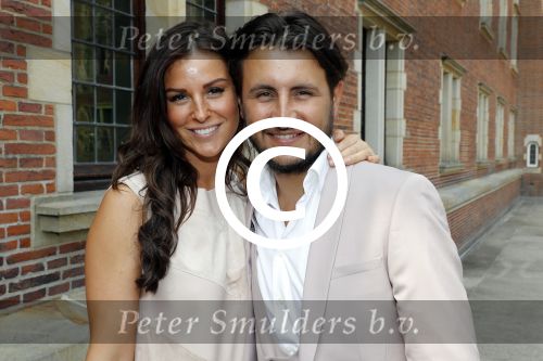 Leiden 7 juli 2017
Zanger Wesley Klein trouwt met de liefde van zijn leven Nelly! Naast zoontje Wesley en dochter Jailey in stadhuis Leiden. danny Froger met zijn vriendin