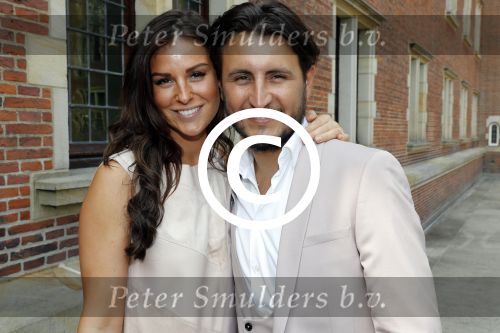 Leiden 7 juli 2017
Zanger Wesley Klein trouwt met de liefde van zijn leven Nelly! Naast zoontje Wesley en dochter Jailey in stadhuis Leiden. danny Froger met zijn vriendin