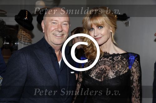 Amsterdam 20 september 2017 
Opening expositie 25 jaar Mart Visser. Daphne Deckers met managers Hans v Veen