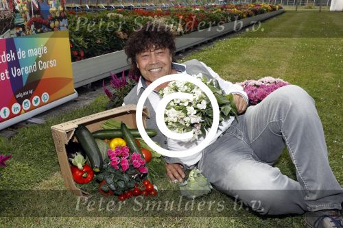 Rijsenhout 7 juli 2017
Dennie Christian voor promotie bloemen corso