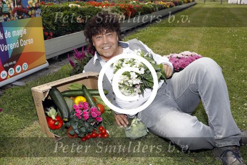 Rijsenhout 7 juli 2017
Dennie Christian voor promotie bloemen corso