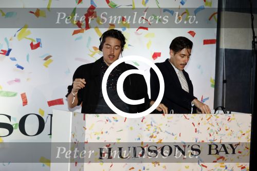 Amsterdam 19 september 2017 
Opening Hudsons Bay door Doutzen Kroes en Winnie Harlow. Chantal Janzen presenteert het programma. tweeling dj