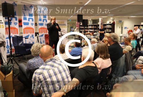 Rotterdam, 25 Augustus 2017
Uitreiking boek Eddy Ouwens van Hitmiljonair tot Schuldsanering