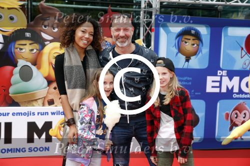 Amsterdam 2 augustus 2017  
Premiere emoji de film in pathe arena. Eddy Zoey met vriendin en zijn kinderen