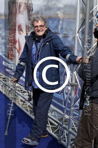 Amsterdam 3 september 2017  
ALS Cityswim in de amsterdamse grachten. Edwin de Vries op krukken en in rolstoel