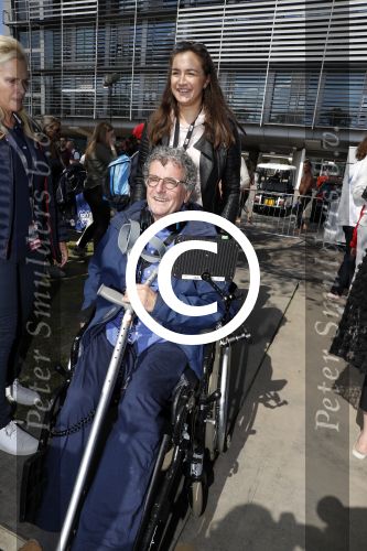 Amsterdam 3 september 2017  
ALS Cityswim in de amsterdamse grachten. Edwin de Vries op krukken en in rolstoel