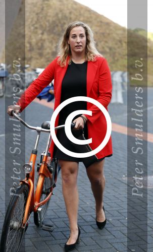 Apeldoorn 2 september 2017
Premiere Spaak in Omnisport . De hoofdrollen worden oa gespeeld door Tim Douwsma Aart Staartjes en Saskia Elise. Steven de Jong is de producent
Elis Ligtlee