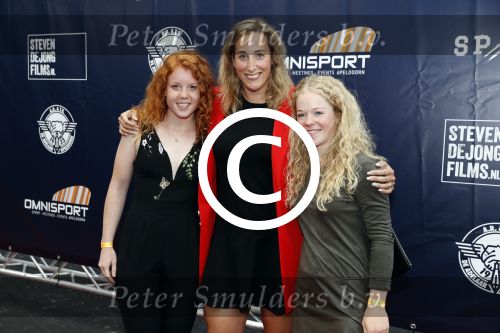 Apeldoorn 2 september 2017
Premiere Spaak in Omnisport . De hoofdrollen worden oa gespeeld door Tim Douwsma Aart Staartjes en Saskia Elise. Steven de Jong is de producent
Elis Ligtlee
