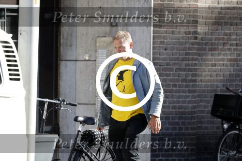 Leiden 2 juli 2017 
Jochem Myjer en zijn vriendin Marloes Novan vieren de 40e verjaardag van Jochem met familie en vrienden. Erik van Muiswinkel