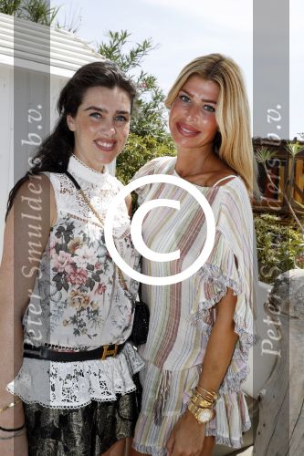 Saint Tropez 3 augustus 2017
Jan des Bouvrie viert zijn 75e verjaardag met familie en vrienden bij Tropezina. Estelle Cruijff met een vriendin