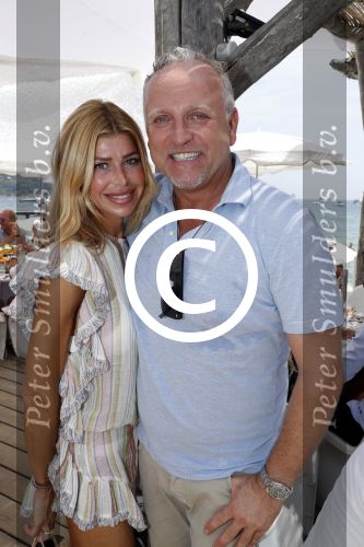 Saint Tropez 3 augustus 2017
Jan des Bouvrie viert zijn 75e verjaardag met familie en vrienden bij Tropezina. Estelle Cruijff met Gordon