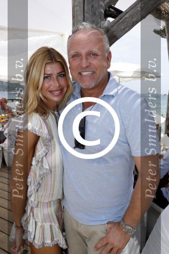 Saint Tropez 3 augustus 2017
Jan des Bouvrie viert zijn 75e verjaardag met familie en vrienden bij Tropezina. Estelle Cruijff met Gordon