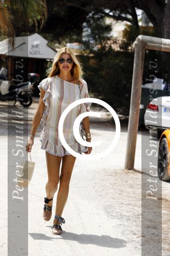 Saint Tropez 3 augustus 2017
Jan des Bouvrie viert zijn 75e verjaardag met familie en vrienden bij Tropezina. Estelle Cruijff