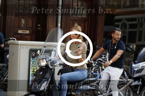 Amsterdam 3 september 2017 
Estelle Cruijff op haar vespa scooter