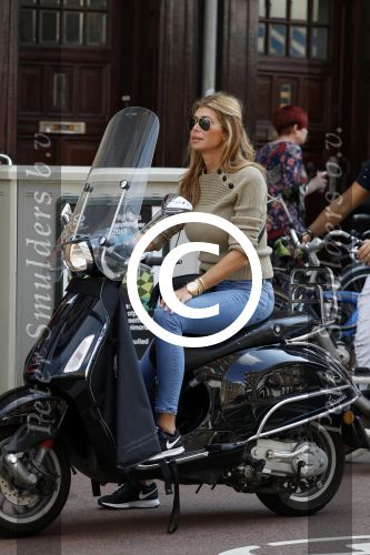 Amsterdam 3 september 2017 
Estelle Cruijff op haar vespa scooter