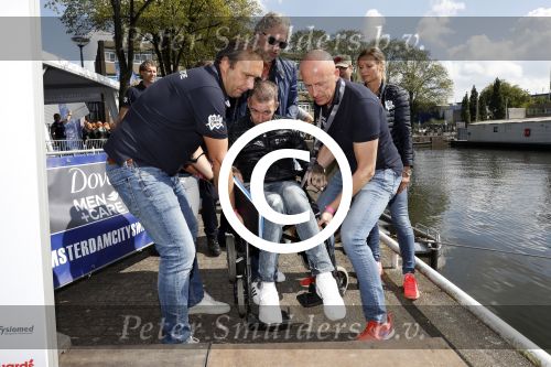 Amsterdam 3 september 2017  
ALS Cityswim in de amsterdamse grachten. Fernando Ricksen