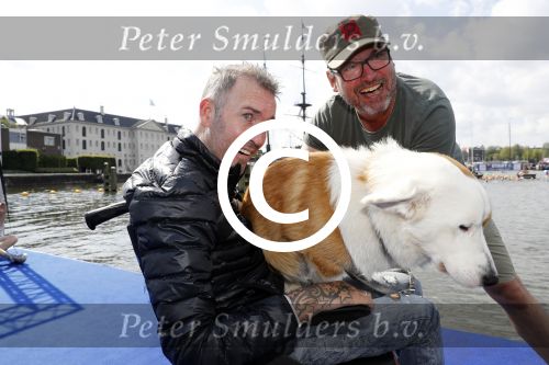 Amsterdam 3 september 2017  
ALS Cityswim in de amsterdamse grachten. Fernando Ricksen deed de opening