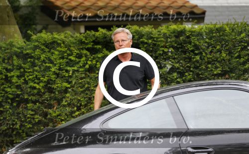 Blaricum 6 juli 2014
Fons te Poel rijdt in zijn Porsche 911 naar zijn nieuwe huis