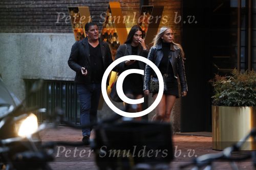 Amsterdam 16 september 2017 
Frank masmeijer gaat hapje eten met zijn twee dochters.