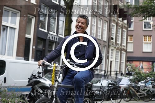 Amsterdam 1 augustus 2017 
Frank Sanders voor het Betty Asfalt complex waar hij binnenkort zijn premiere heeft