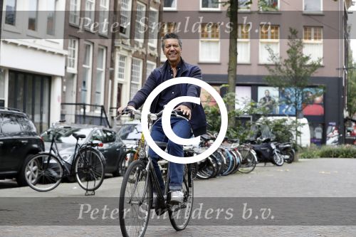 Amsterdam 1 augustus 2017 
Frank Sanders voor het Betty Asfalt complex waar hij binnenkort zijn premiere heeft