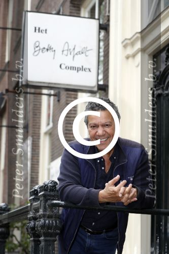Amsterdam 1 augustus 2017 
Frank Sanders voor het Betty Asfalt complex waar hij binnenkort zijn premiere heeft