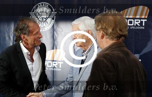 Apeldoorn 2 september 2017
Premiere Spaak in Omnisport . De hoofdrollen worden oa gespeeld door Tim Douwsma Aart Staartjes en Saskia Elise. Steven de Jong is de producent. Frits Bolkesteijn krijgt het eerste boek
