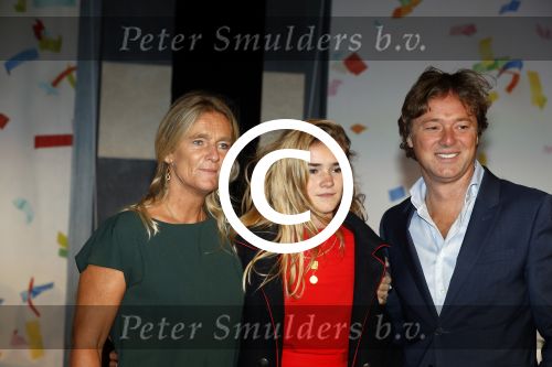 Amsterdam 19 september 2017 
Opening Hudsons Bay door Doutzen Kroes en Winnie Harlow. Chantal Janzen presenteert het programma. Frits Sissing met vrouw en dochter