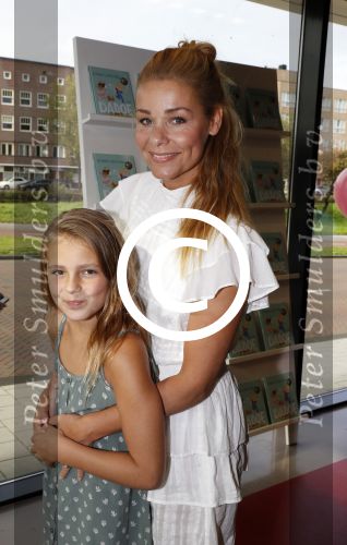 Amsterdam 4 september 2017
Boekpresentatie Jim Bakkum en Kirsten Michel. Froukje de Both met dochter
