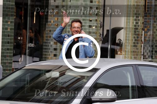 Amsterdam 16 september 2017 
Gerard Joling shoppend op de pc hooftstraat