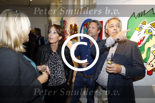 Amsterdam 10 september 2017
Opening expositie Bob Fosko en Bert Kuizenga.n Gijs Scholten van Aschat opent hem. Guido den Aantrekker met zijn vrouw Tiffany en Aad en Dorien Ouborg