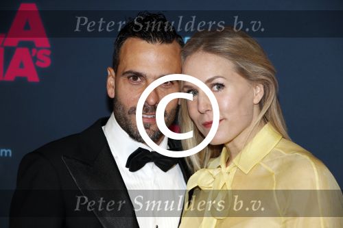 Amsterdam 11 september 2017
Premiere Bella Donna\'s in pathe arena. Hadewych Minis met man