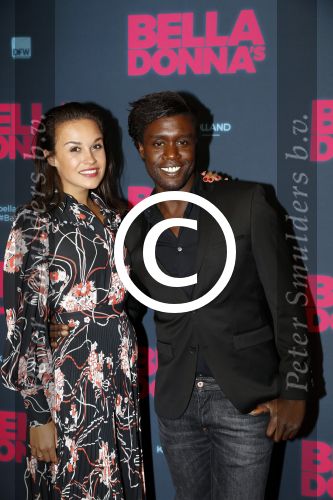 Amsterdam 11 september 2017
Premiere Bella Donna\'s in pathe arena. Holly Brood met een kennis