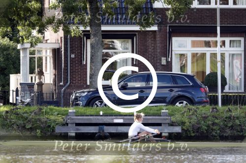 Amsterdam 15 en 17 september 2017
Humberto Tan zijn auto staat voor zijn huis.