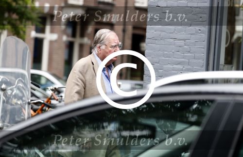 Amsterdam 22 juli 2017  
Huub Osterhuis op de cornelis schuytstraat
