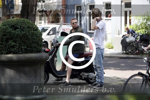 Amsterdam 21 juli 2017
Jamai Loman met zijn vriend Michael Muller op hun vespa scooter
