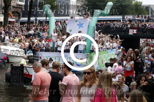 Amsterdam 5 augustus 2017
canal parade in Amsterdam. Jan Kees de Jager met vriend