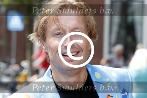 Leiden 7 juli 2017
Zanger Wesley Klein trouwt met de liefde van zijn leven Nelly! Naast zoontje Wesley en dochter Jailey in stadhuis Leiden. jan paparazzi