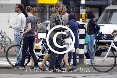 Amsterdam 11 juli 2017 
Jasper Krabbe met zijn nieuwe vriendin ANNEMARIEKE VAN DRIMMELEN
