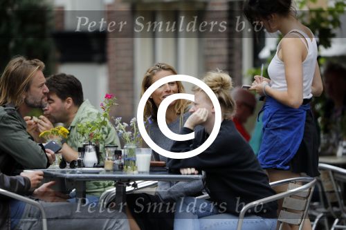 Amsterdam 11 juli 2017 
Jasper Krabbe met zijn nieuwe vriendin ANNEMARIEKE VAN DRIMMELEN