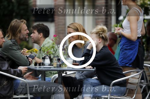 Amsterdam 11 juli 2017 
Jasper Krabbe met zijn nieuwe vriendin ANNEMARIEKE VAN DRIMMELEN