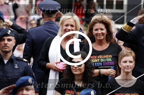 Amsterdam 5 augustus 2017
canal parade in Amsterdam. Jeanine Hennis-Plasschaert